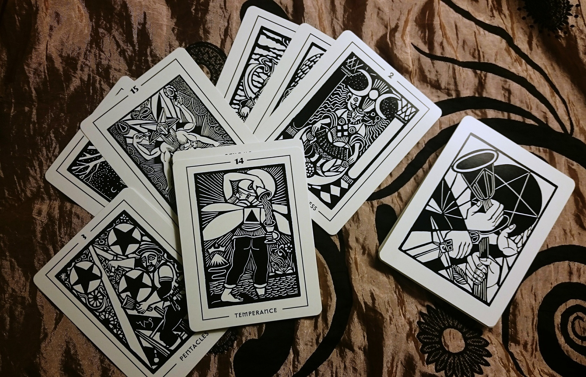 Черная колода таро. Таро 15 Аркан дьявол. Мистериум Таро. Колода Таро. Tarot Cards черная колода Таро.